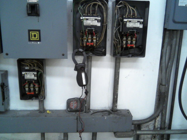 Sistema Electrico de una lavadora de aire URGENCIAS CEL.044 722 2 91 76 99 daguilarcornejo@yahoo.com.mx 01722 2 98 90 78
 Servicio 24 hrs 365 dias del año